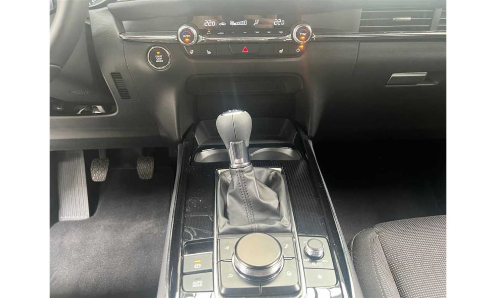 608979