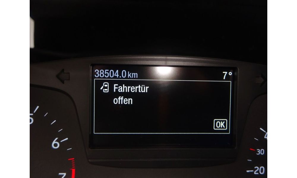 568886