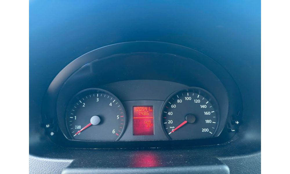 649693