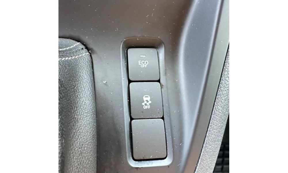 633922