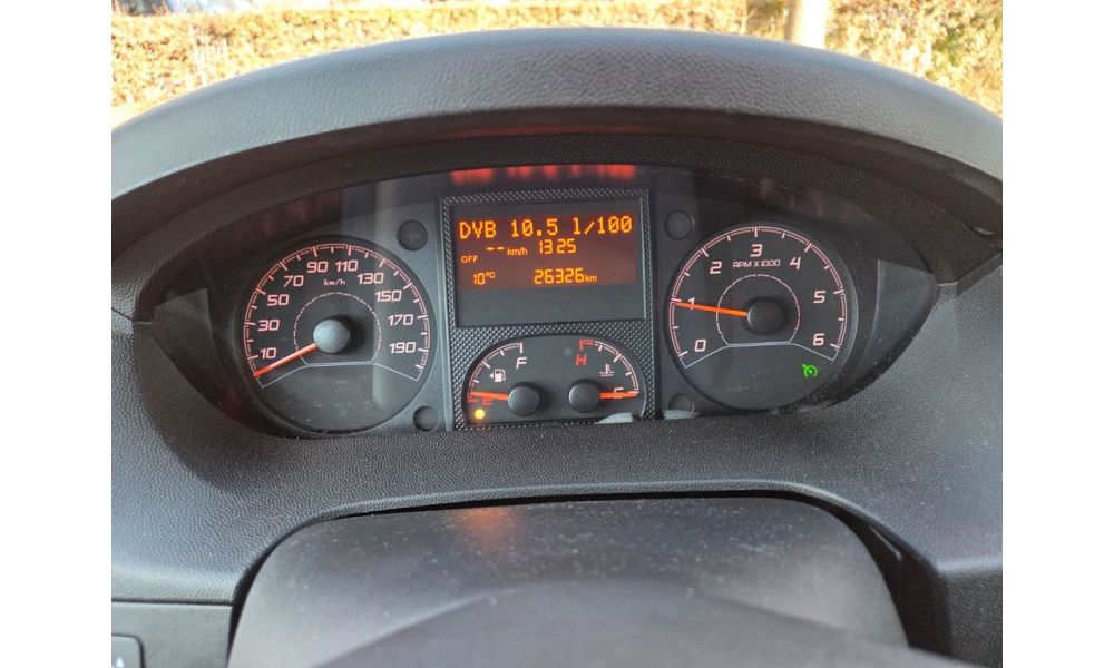 868832