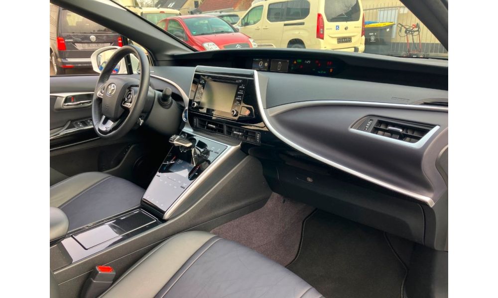 944703