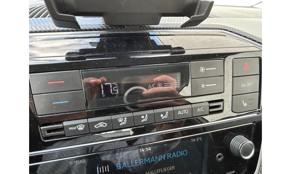 443200