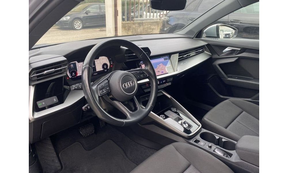 703885