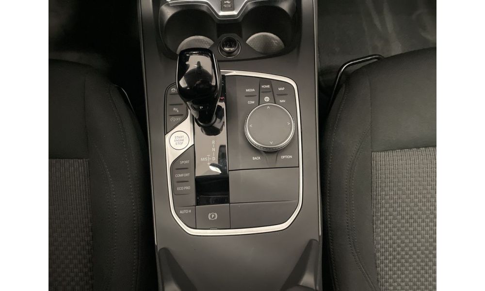 996900