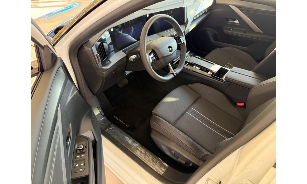670028