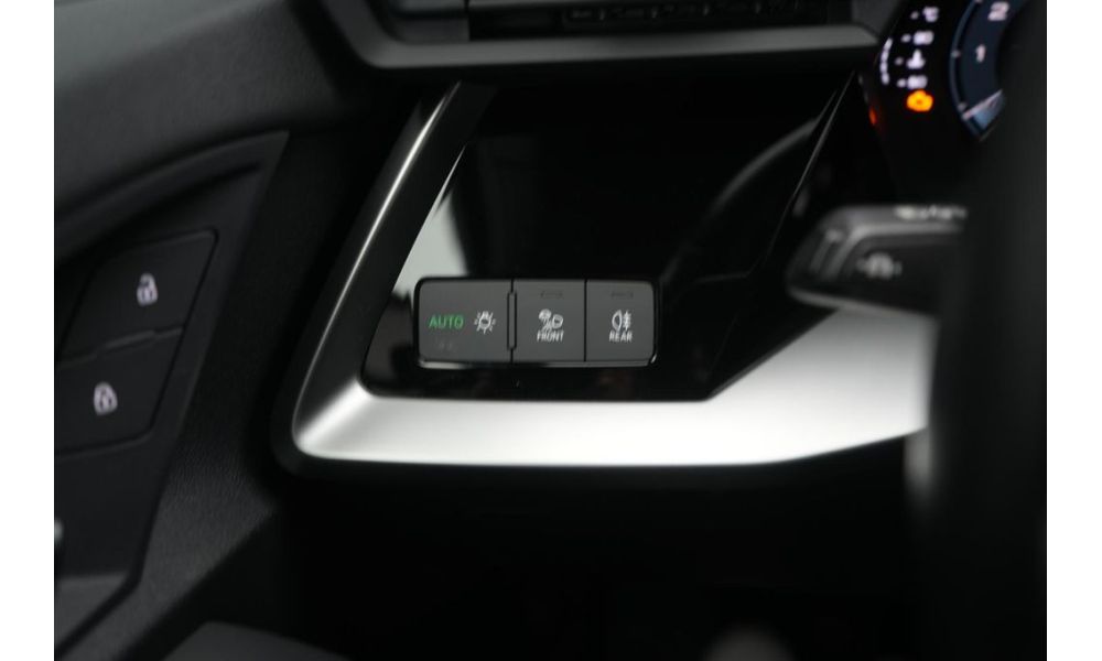676731