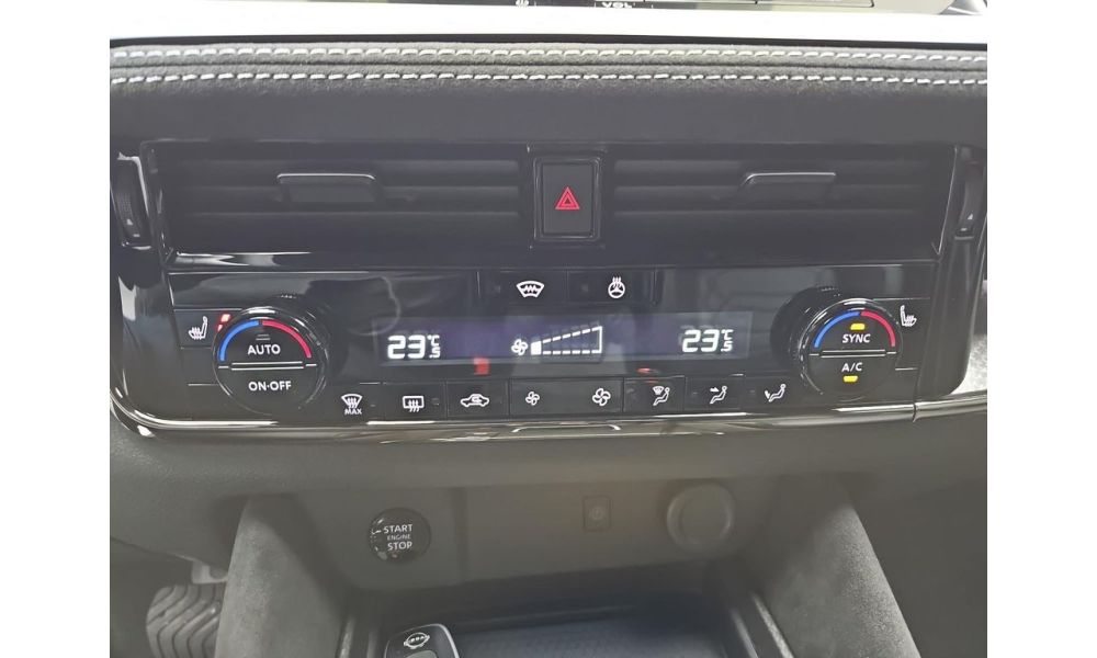 385649