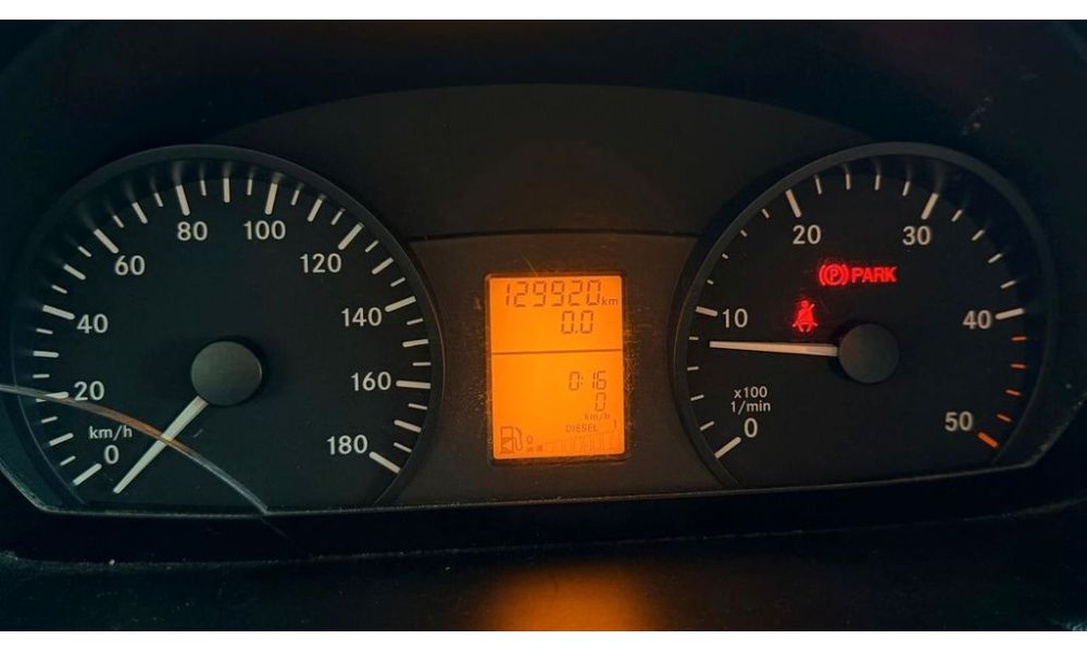 103100