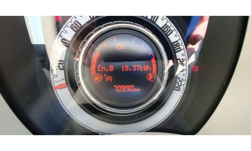 929993