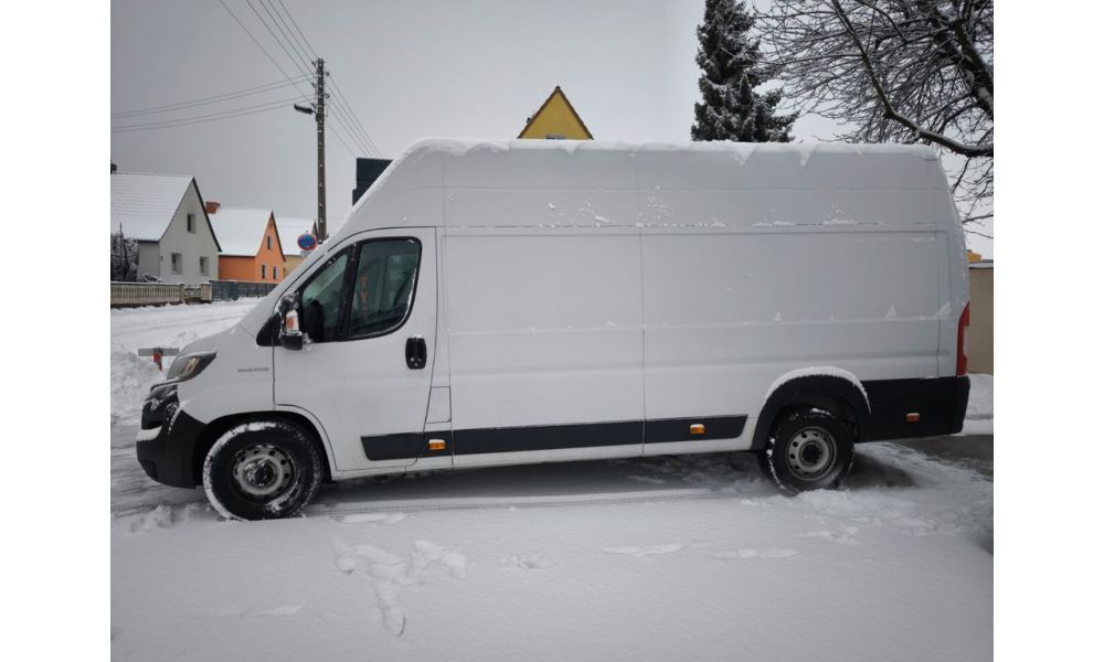 806560