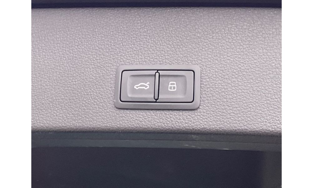 702898