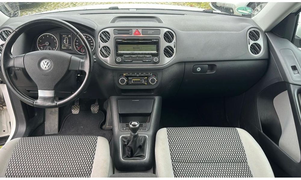 998053