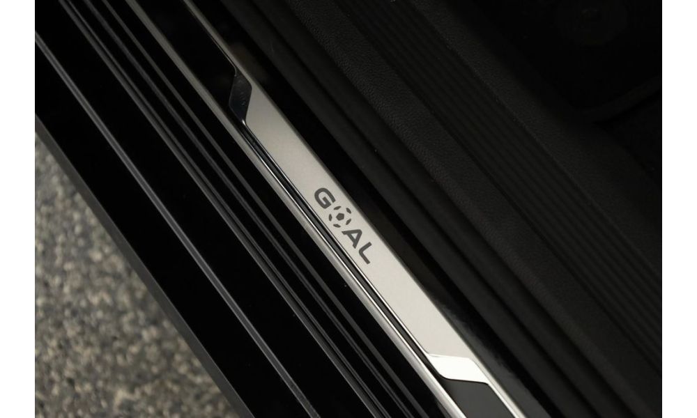 270495