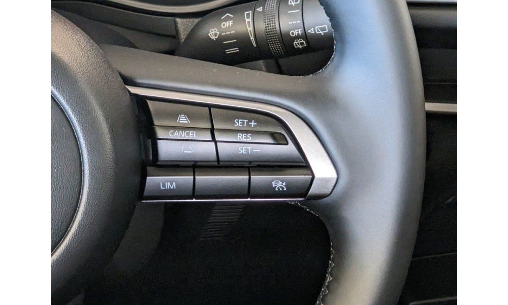 56523