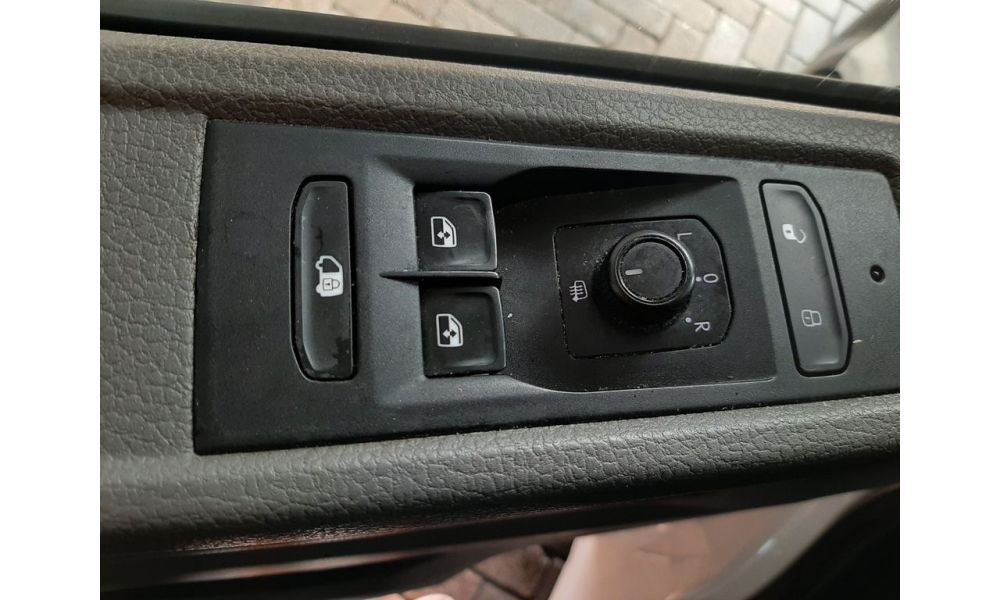221641