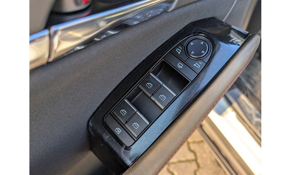 276983