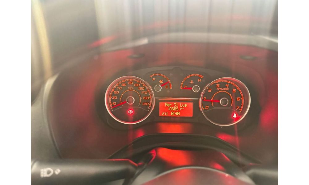 744818