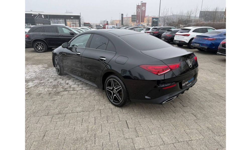 897425
