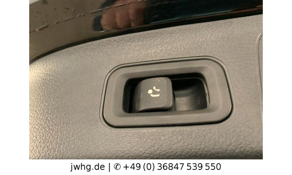 844562