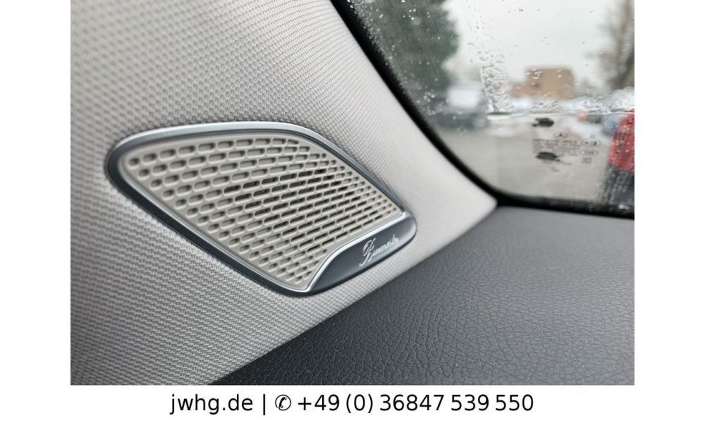 899134