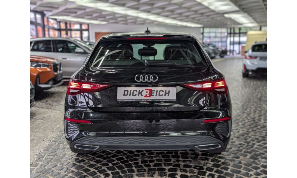 818904