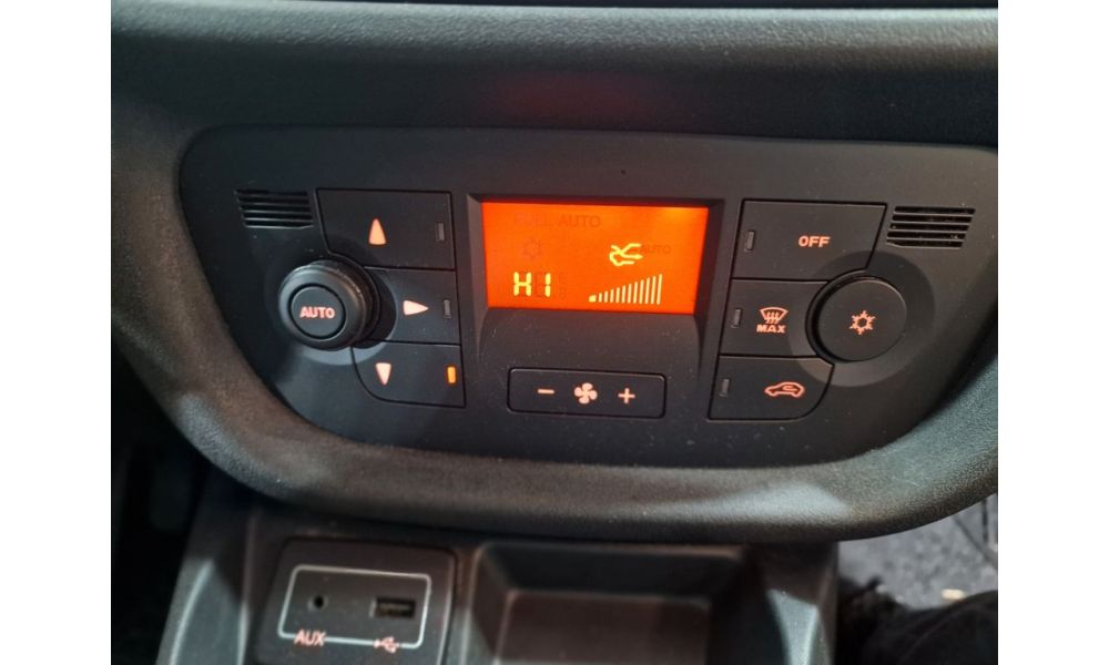 553100