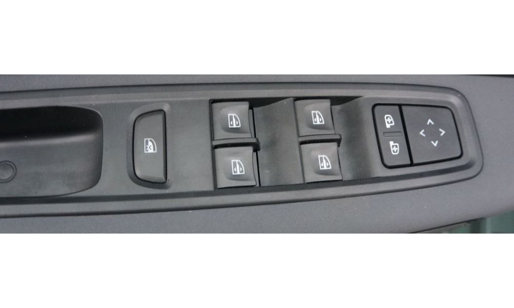 673040