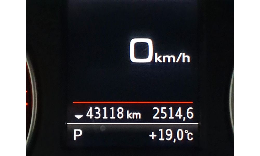 546300