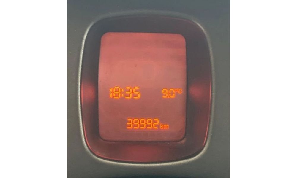 831094
