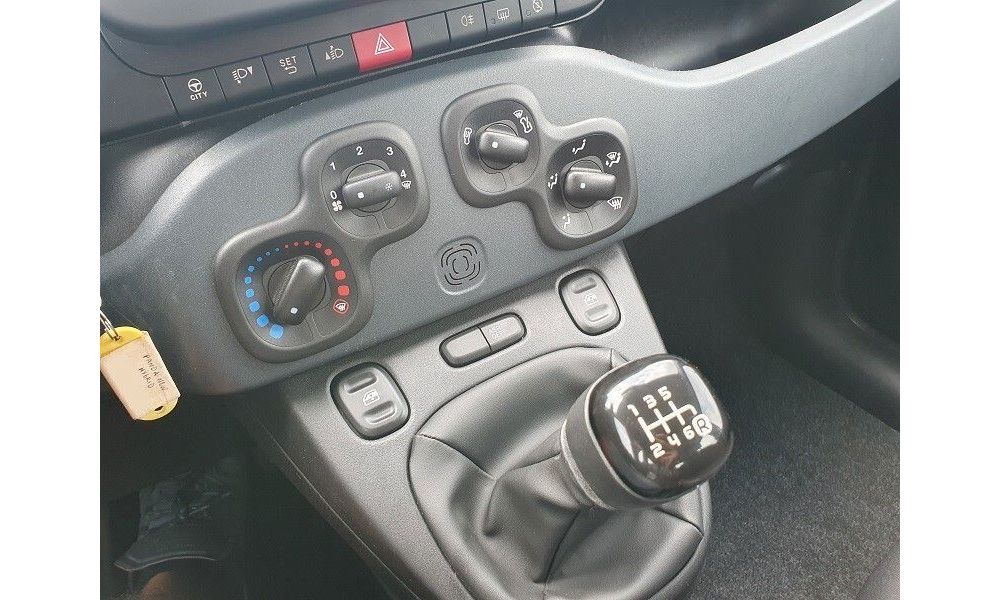 792633