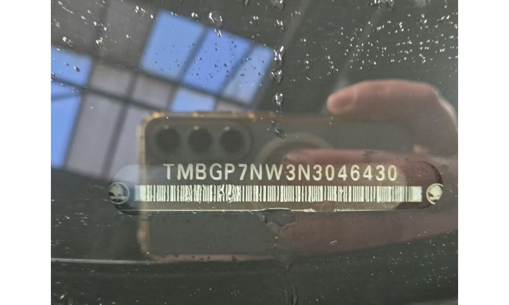 697987
