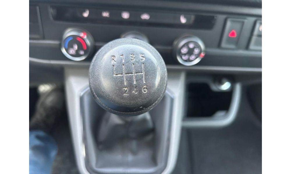 47853