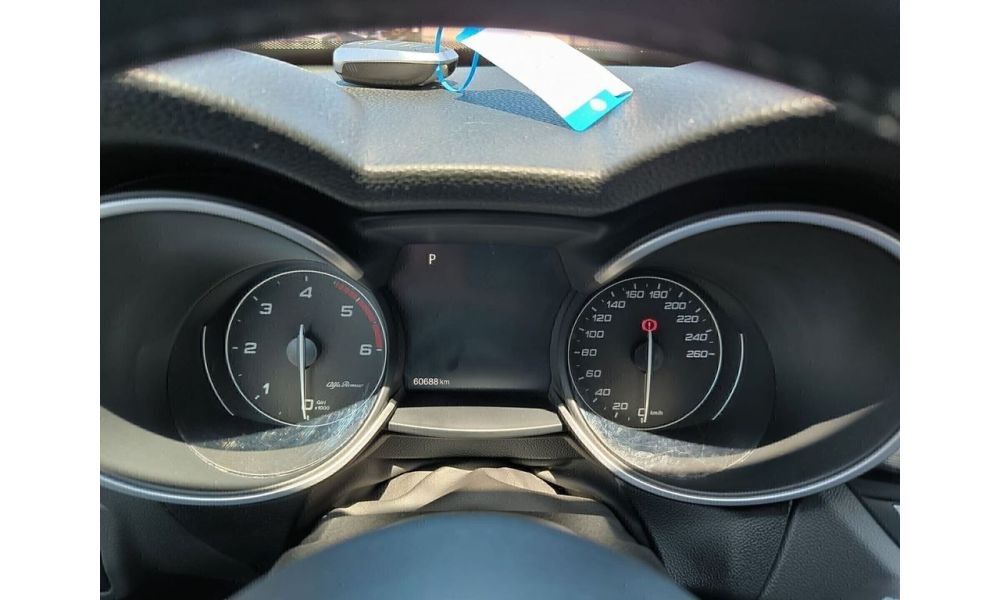 351100