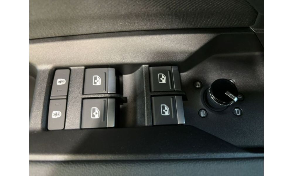 640878