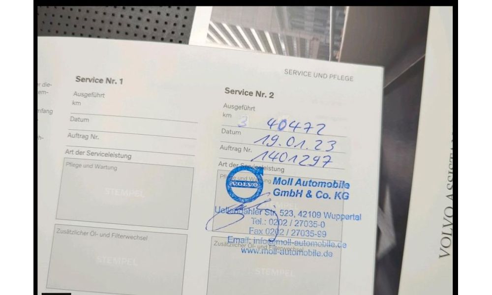 543838