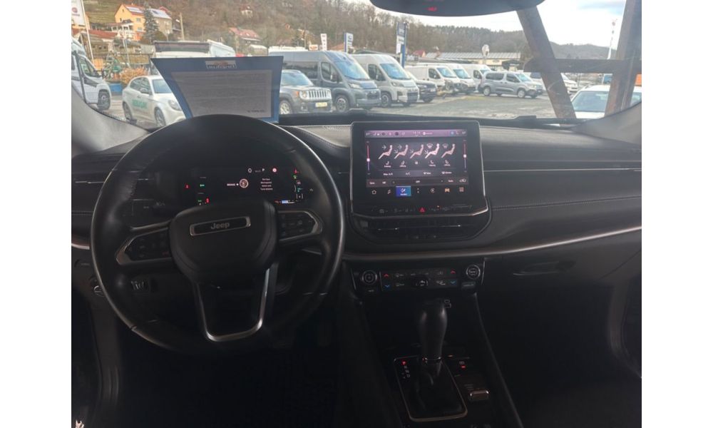 864649