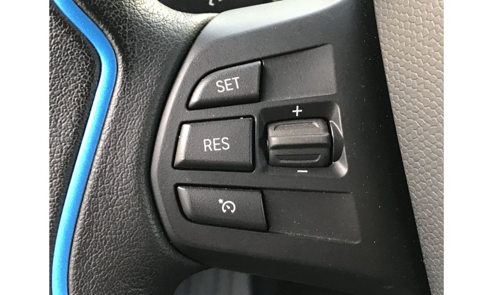 608856