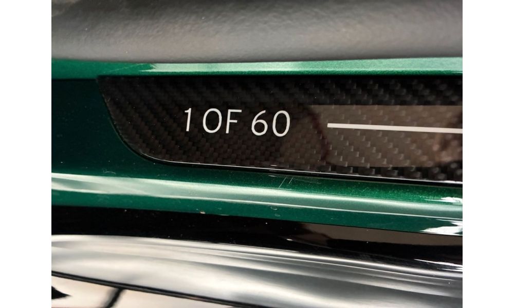 629900
