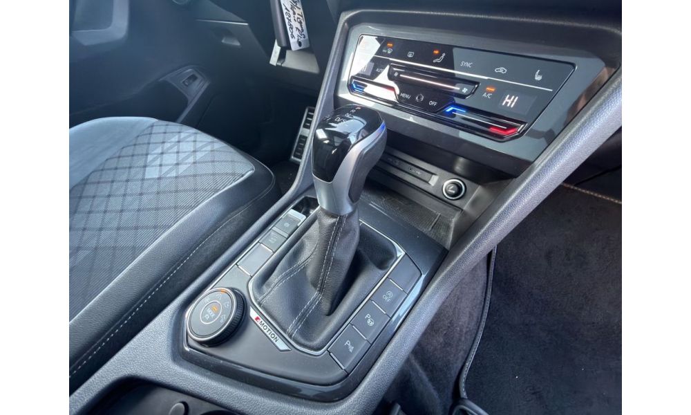 992105