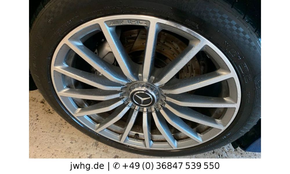 689137