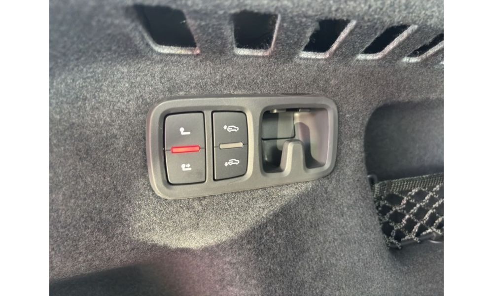 231758