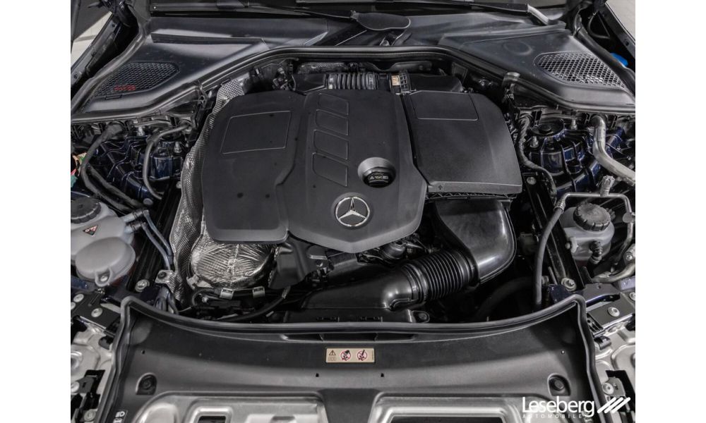 977493