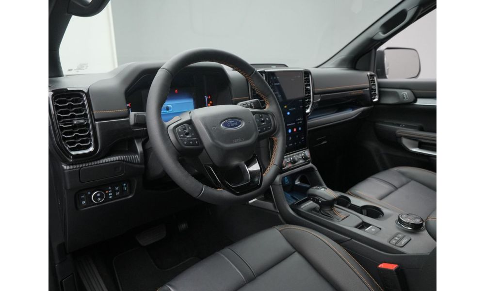 812933