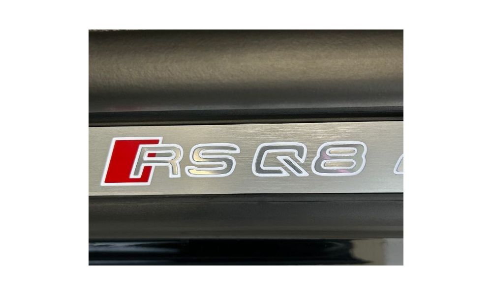 918804