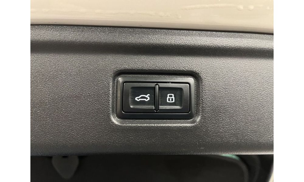 699573