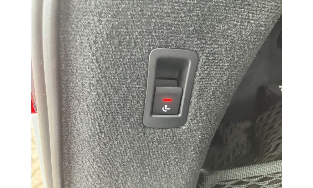 881755