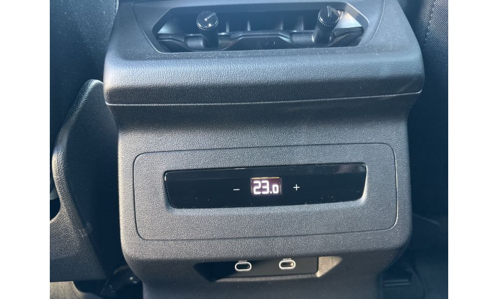 425567