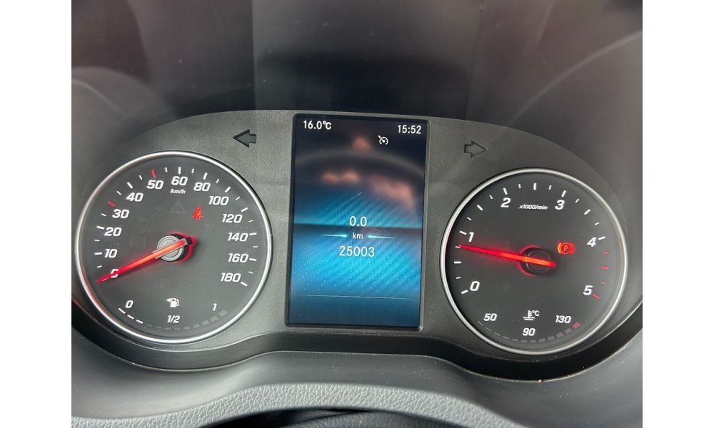 631723