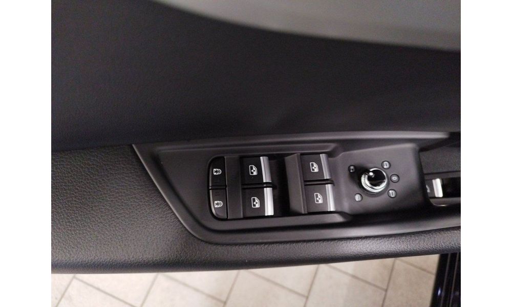 351179